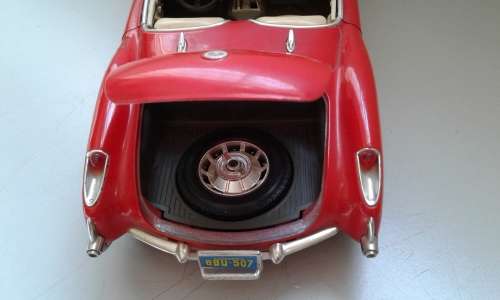 BURAGO 1/18 CHEV CORVETTE 1957  MADE IN ITALY